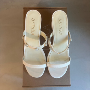 SAMPLE SALE/ SELENE Ivory Satin Moonstone Sz 7